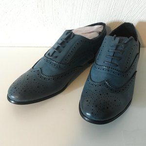 Blue dress shoes
